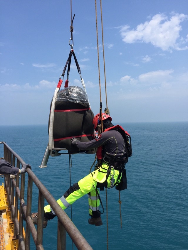 海上測風塔儀器安裝