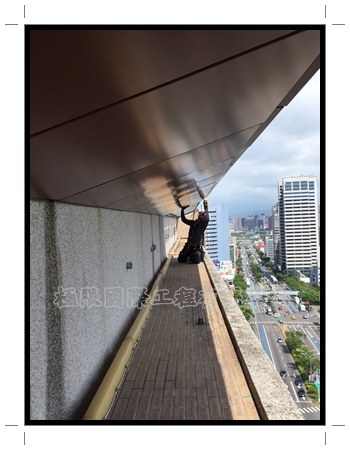 【台中】太子劍橋社區頂樓包板拆除工程