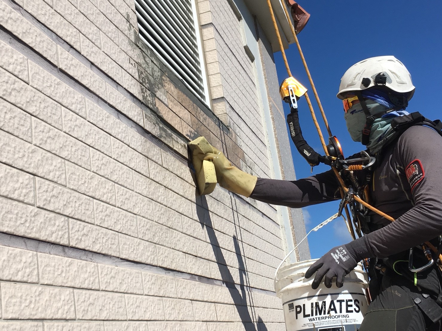 林口九揚香璽外牆脫黏磁磚打除後貼回